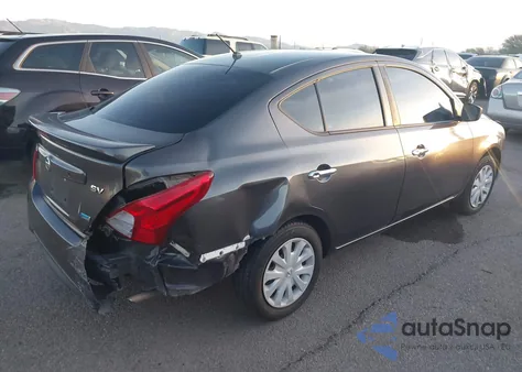 2015 Nissan Versa 1.6 S/1.6 S+/1.6 Sl/1.6 Sv z USA, uszkodzony, nr VIN 3N1CN7AP8FL825415